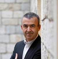 LORENZO SILVA presenta y firma 'Castellano' (Destino)