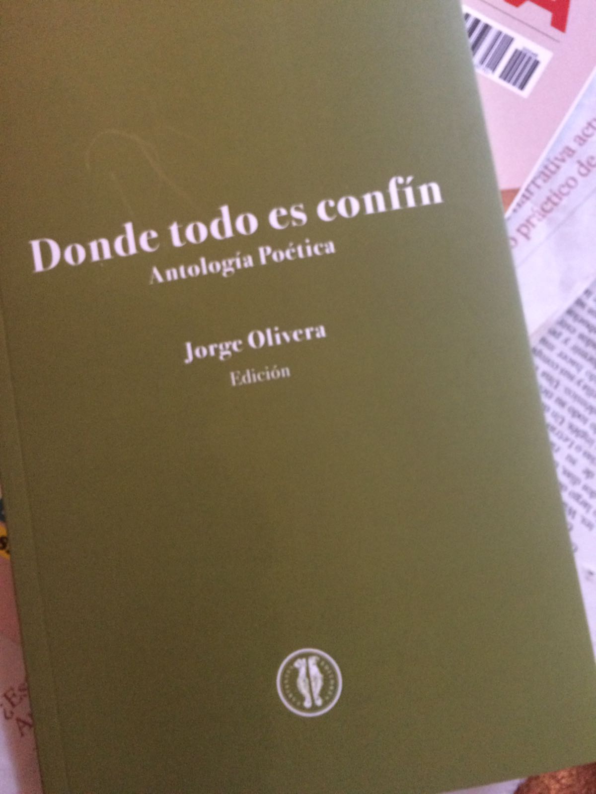 VV.AA. Donde todo es confín (Jorge Ernesto Olivera)