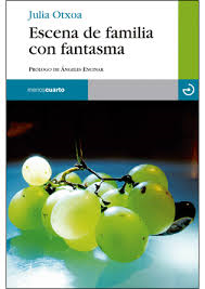 Julia Otxoa. Escena de familia con fantasma (Menoscuarto)