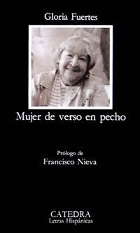 Mujer de Verso en Pecho. 