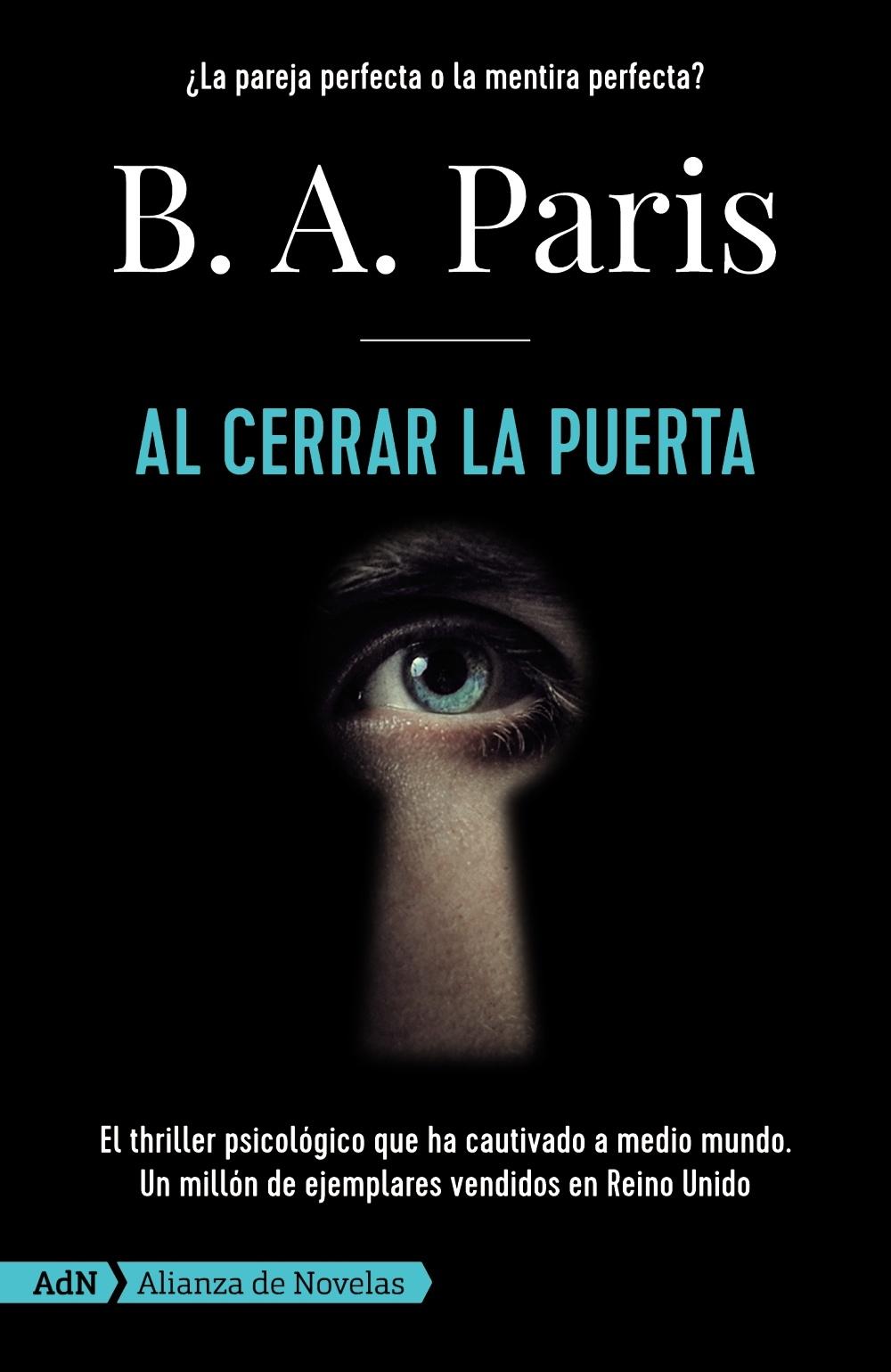 Al cerrar la puerta. Al cerrar la puerta.