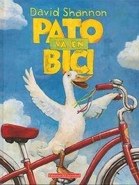 Pato va en bici. 