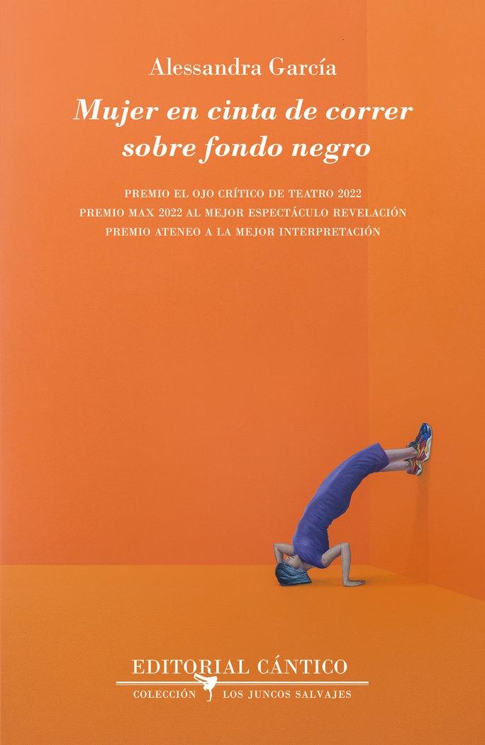 Mujer en Cinta de Correr sobre Fondo Negro. Mujer en Cinta de Correr sobre Fondo Negro.